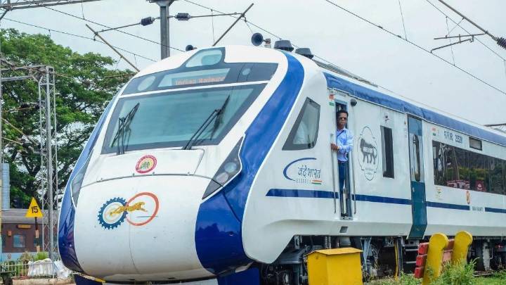 Year-end travel surge: 21 special trains including Vande Bharat Express announced