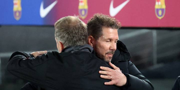El respaldo incondicional de Simeone a Julián Álvarez y su inesperada admiración por Raphinha que reavivó el debate del Balón de Oro