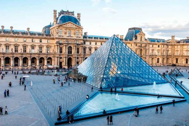 Trabajadores del Louvre se irán a huelga: temen por el “colapso” del histórico recinto