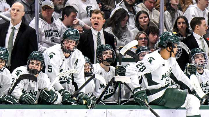 Michigan State hockey tops No. 1 Michigan on road, earns series split