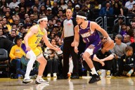 Devin Booker leaves Suns-Lakers game with right groin injury