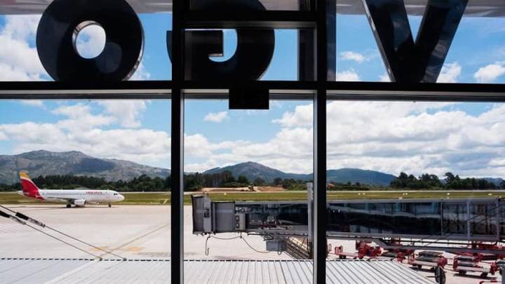 Galicia cierra noviembre con luces y sombras en sus aeropuertos: suben Vigo y A Coruña, cae Santiago