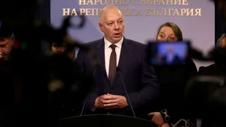 Bulgaria entra en crisis: El Gobierno renuncia en medio de masivas protestas ciudadanas