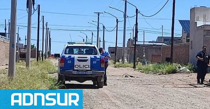 18:00 Brutal ataque en la Patagonia: apuñaló a su expareja frente a su hijo y vecinos lo detuvieron