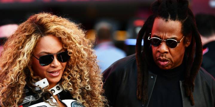 Jay-Z and His 13-Year-Old Daughter Blue Ivy Attend Basketball Game Between Lakers and Spurs