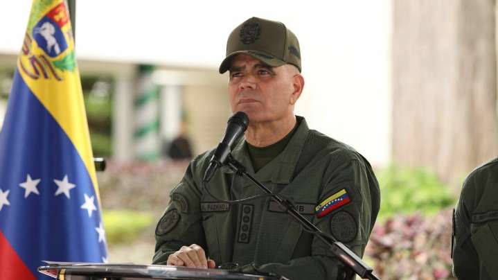 Padrino López da la bienvenida a diciembre con mensaje patriótico y militar: "Las bendiciones del Niño Dios sobre Venezuela"