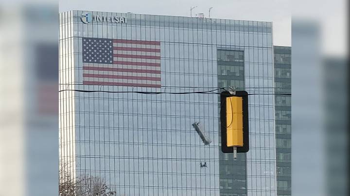 Window washers rescued from Tysons high-rise platform collapses – NBC4 Washington