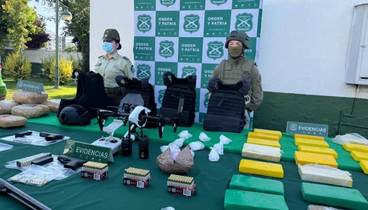 Un carabinero baleado y 21 detenidos deja amplio operativo policial en la población La Legua