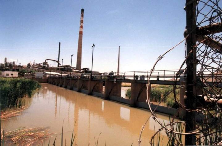 Trump amaga a México con aranceles de 5% si no le entrega agua