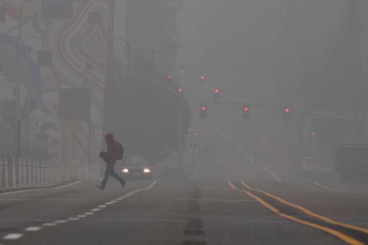 Thousands urged to stay inside in Oregon