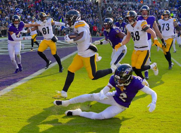 Steelers 27, Ravens 22: Baltimore's playoff hopes take a hit