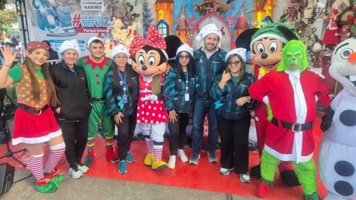 Pasto estrena su primera pista de patinaje sobre hielo con gran acogida ciudadana