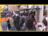 Chicago hot dog stand promises free hot dogs but with a catch