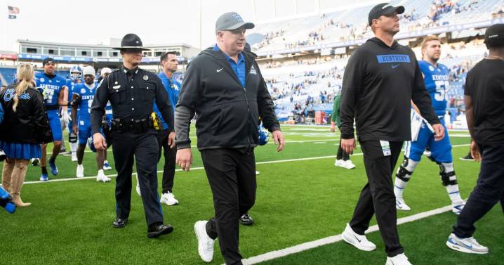 Kentucky fires SEC's longest-tenured coach in Mark Stoops in his 13th season