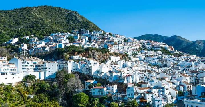 El pueblo de Málaga donde Picasso encontró inspiración y que ahora fascina al mundo