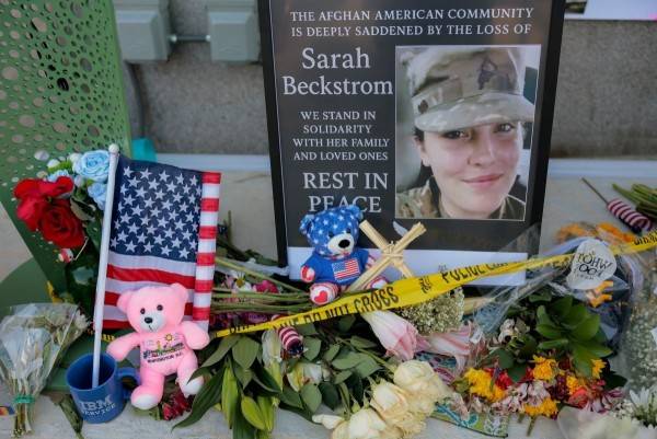 Tras tiroteo, impone EU más restricciones migratorias