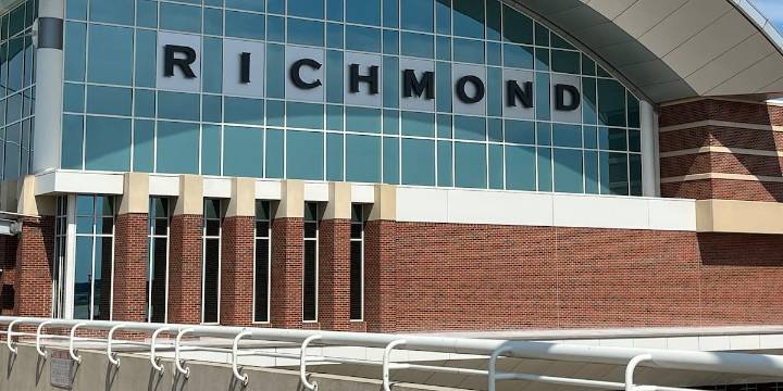 Deicing issues cause delays at Richmond International Airport