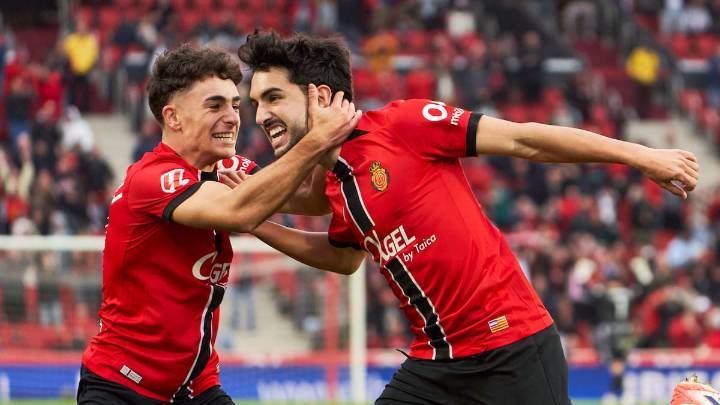 El Mallorca domina un final de partido loco ante el Elche y sale del descenso (3