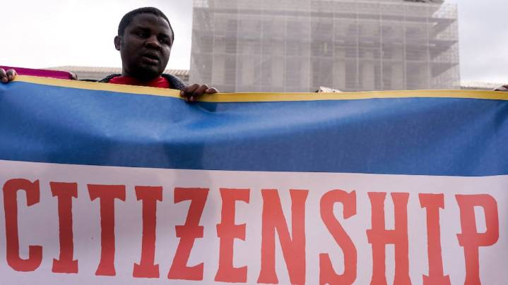 Trump suspendió el proceso de ciudadanía y residencia a migrantes de Cuba, Venezuela y otros 17 países