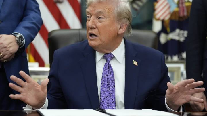 Trump dice que la campaña de presión sobre Venezuela "trata sobre muchas cosas"