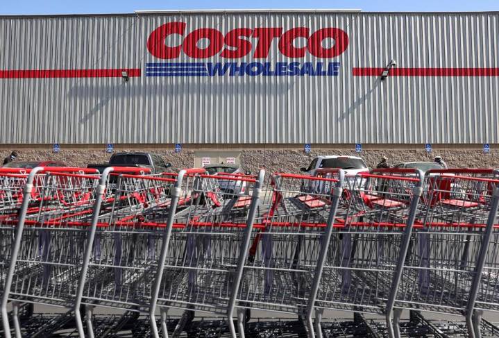 Editorial: Costco’s lawsuit puts Trump’s tariffs on trial at the kitchen table