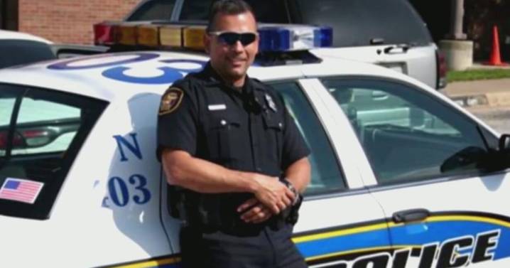 Fort Worth honors fallen Officer Henry Nava Jr. 20 years after line