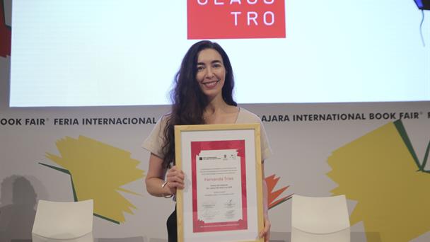 “Espero no sentirme nunca demasiado cómoda en la escritura,”: Fernanda Trías tras recibir el Premio Sor Juana en la FIL