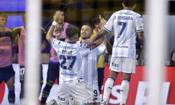 Racing da el golpe en La Bombonera ante Boca y se clasifica a la final