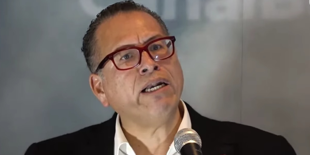 Phillip Butters renuncia al partido Avanza País: “Por motivos políticos y personales, he de alejarme de su institución”