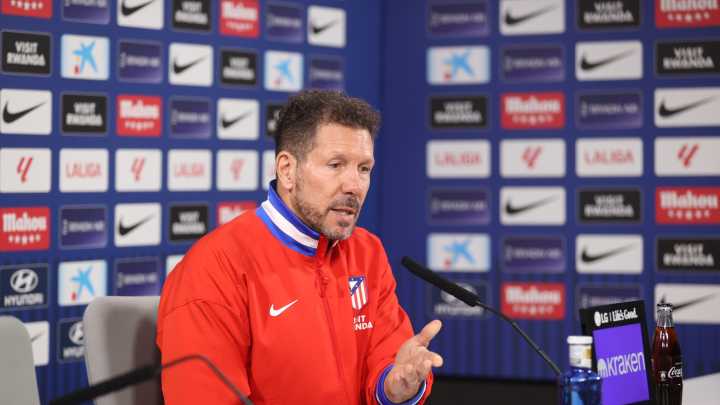 Simeone evita a hablar de De Burgos Bengoetxea, tras la polémica de Girona y antes de visitar el Barça: "No suelo opinar de los árbitros"
