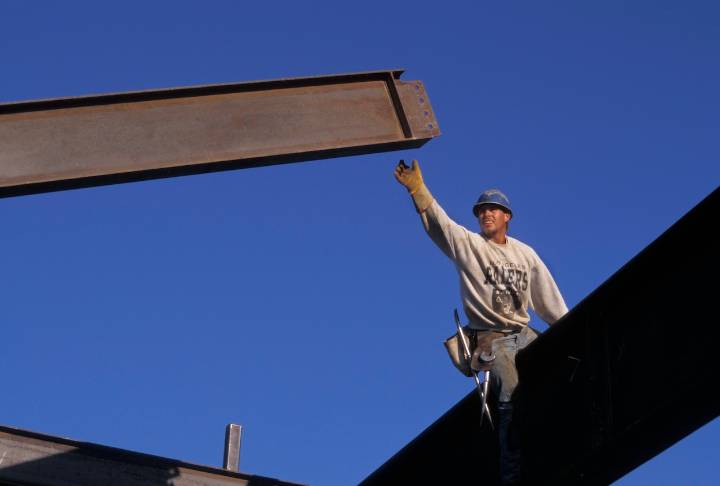 Bring on the sexy builders