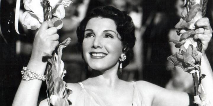 La vida de Libertad Lamarque, de la reverencia burlona a Eva Duarte que la obligó a irse del país a su final rodeada de ocho gatos