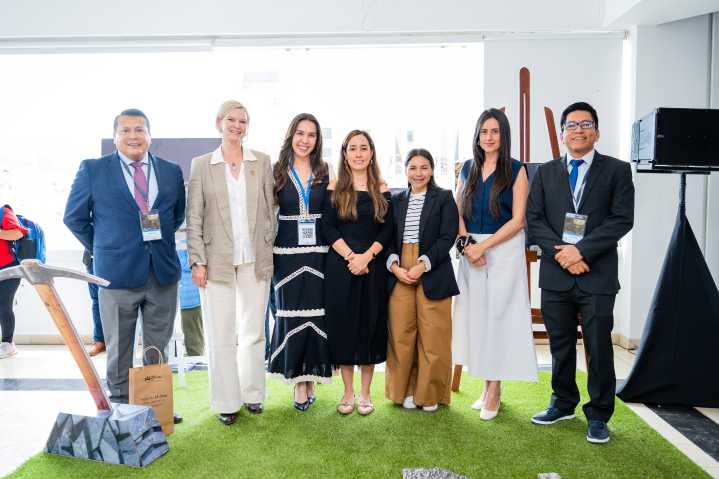 Caja Ica destaca en el encuentro Latam - Voces, saberes y sostenibilidad en la MAPE con su modelo "Crece minero"