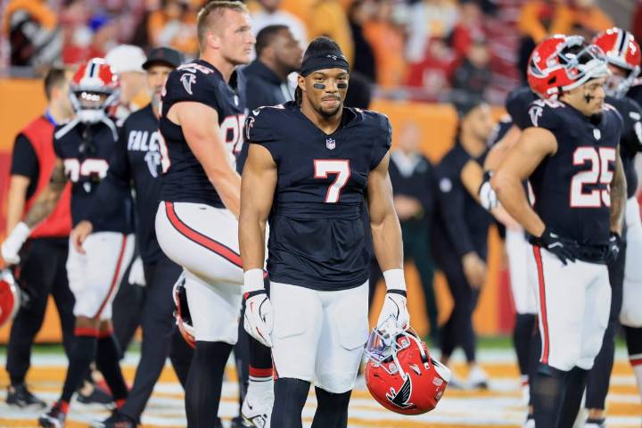 Bijan Robinson apologizes for using homophobic phrase on TNF postgame show