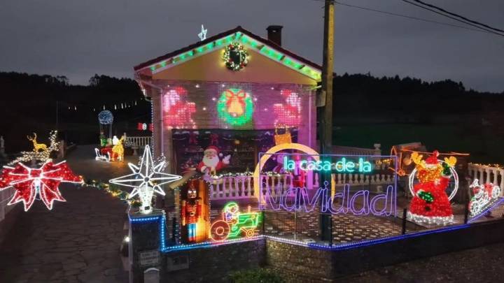 Ni en Oviedo ni en Gijón: la "casa de la Navidad" está en un pueblo junto al Cabo Peñas y parece sacada de un cuento
