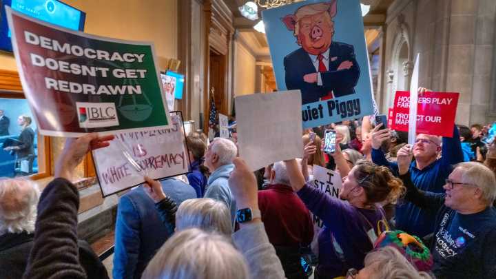 Redistricting bill clears first hurdle in Indiana Senate