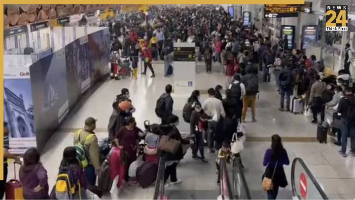 IndiGo Flights Status LIVE: Airline cancels 1,000+ flights, centre hopes for fix by Monday, Railways adds 116 coaches