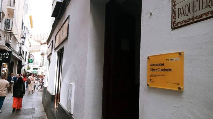 El Ayuntamiento nombra al bar Casa Pepe Márquez y a los hoteles Gravina, Bécquer y Goya como 'establecimientos emblemáticos'