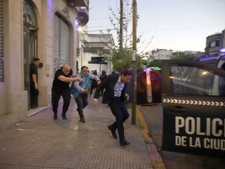 La crisis de San Lorenzo suma problemas: citan como imputados a Moretti y otros ocho dirigentes por "desobediencia"