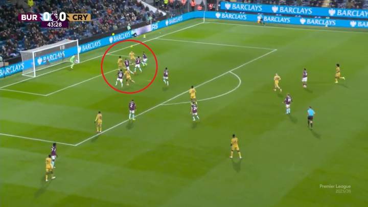 Golazo de Daniel Muñoz que ven en Barcelona y Real Madrid: Gran cabezazo retumba en la Premier League