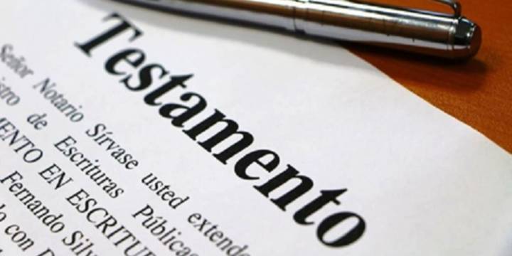 Plazos, requisitos y efectos legales para reclamar inmuebles heredados cuando el titular ya falleció