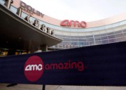 CEO sigue al frente de AMC Entertainment tras derrame cerebral