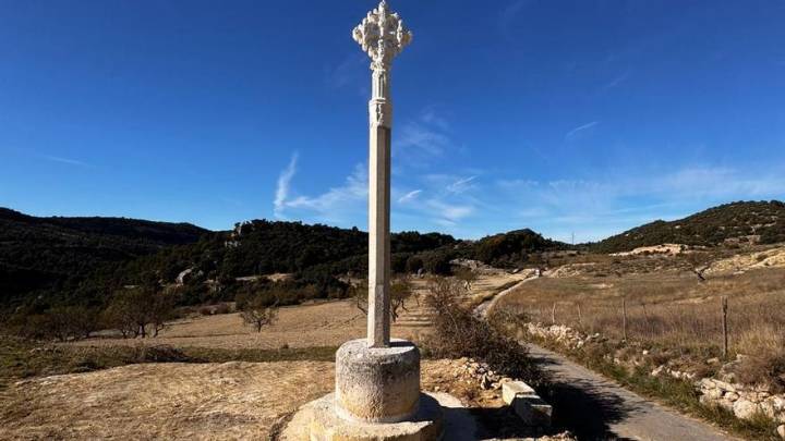 El láser resucita la cruz perdida del siglo XV en Xiva de Morella