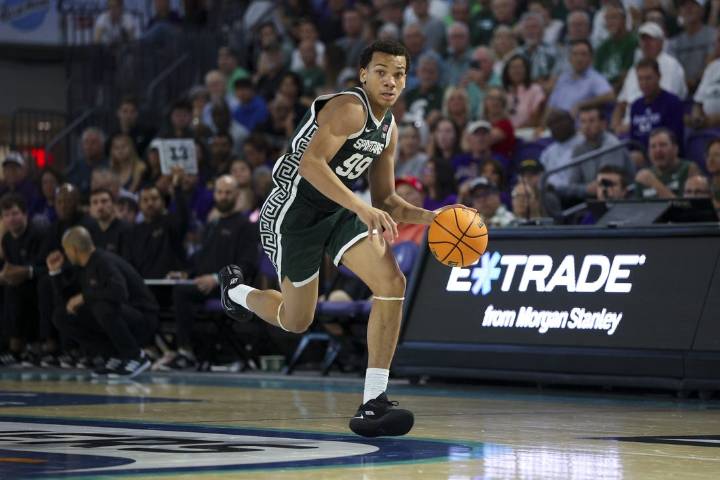 Deadspin | Divine Ugochukwu, No. 9 Michigan State jolt Penn State