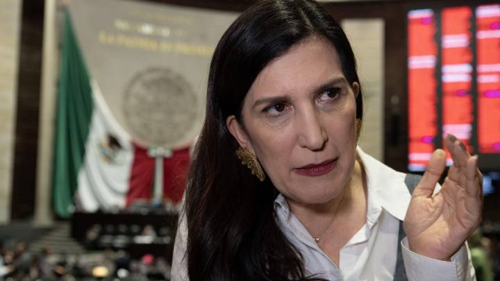 Tiempo de AMLO ya pasó, debe dejar que Sheinbaum tome sus decisiones: Kenia López Rabadán