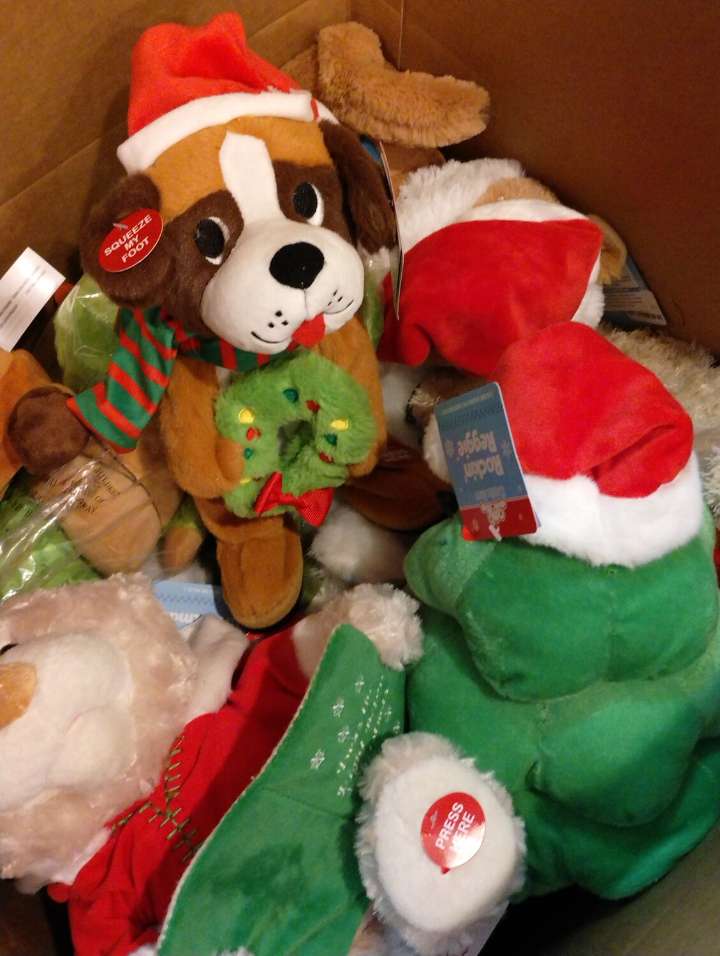 Superstition Mountain Lost Dutchman Museum donates gift shop items to Salvation Army