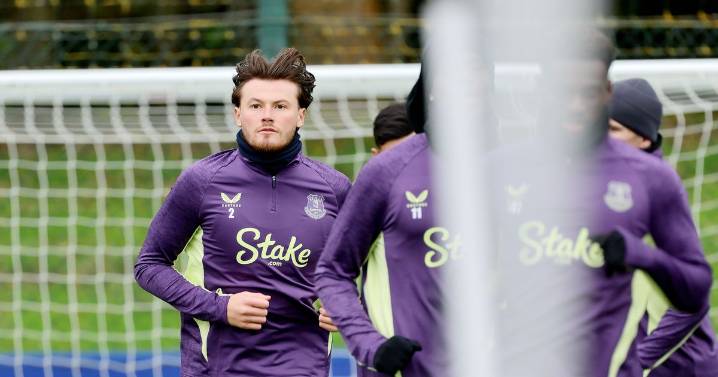 David Moyes drops Nathan Patterson hint after return to Everton squad