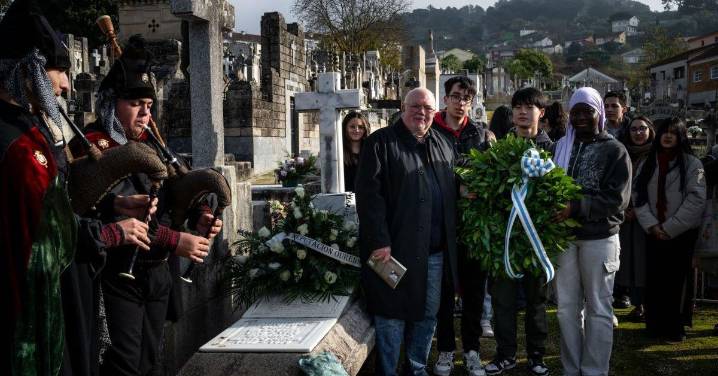 Homenaxe a Blanco Amor, entre loureiros e biosbardos