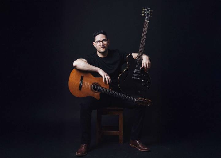 Elogios recibe disco de Orlando Molina “Autorretrato en Tres Colores”