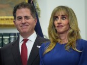 Quiénes son Michael y Susan Dell, los filántropos que donaron más de 6 mil millones de dólares para ayudar a 25 millones de niños en EEUU